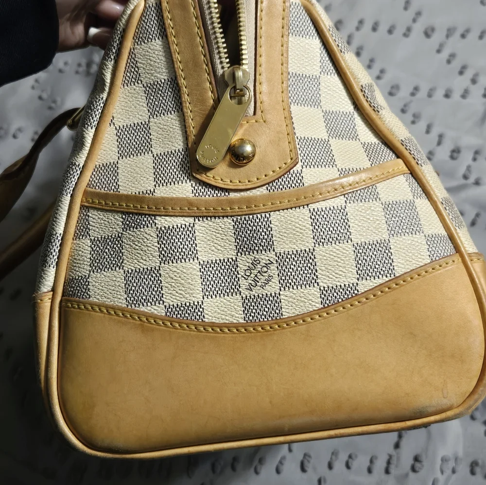 Handbag - Picture 8 of 16